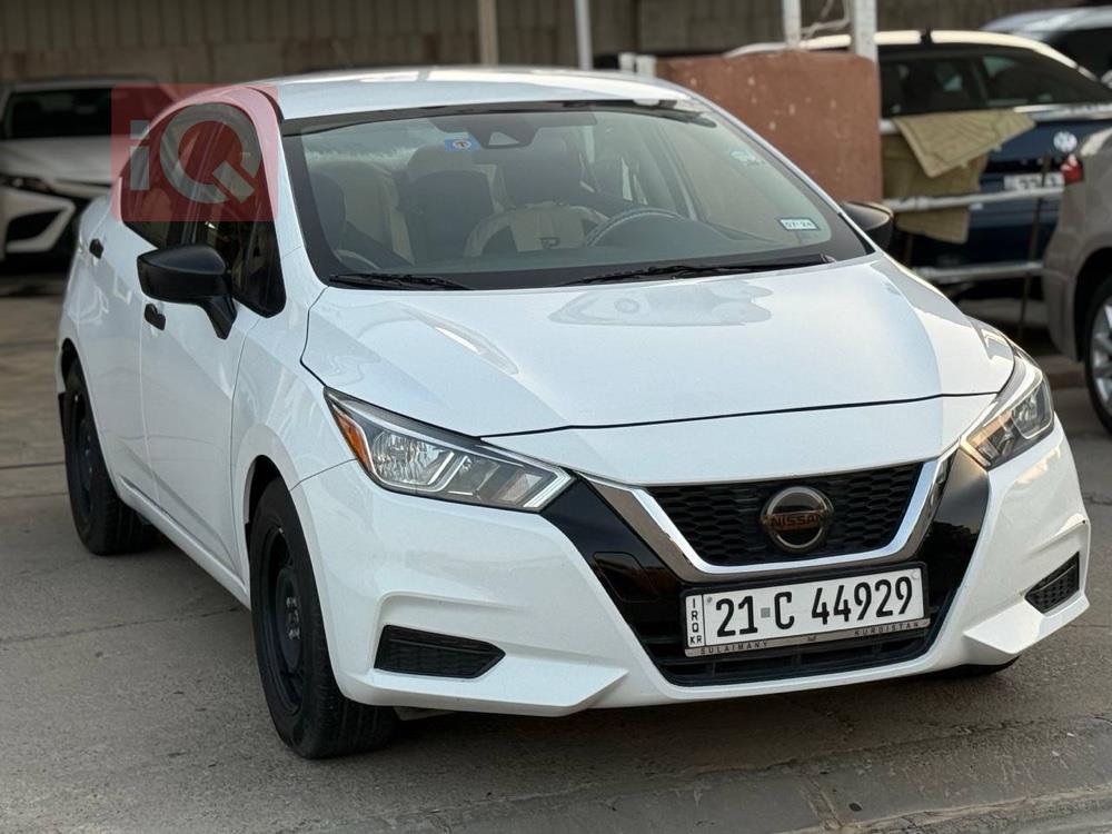 نيسان فيرسا